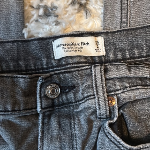 Ankle Straight Ultra High Rise - Picture 3 of 3